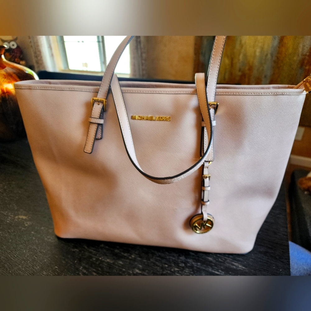 Michael Kors - Marilyn Medium Saffiano Leather Tote Bag (soft pink)